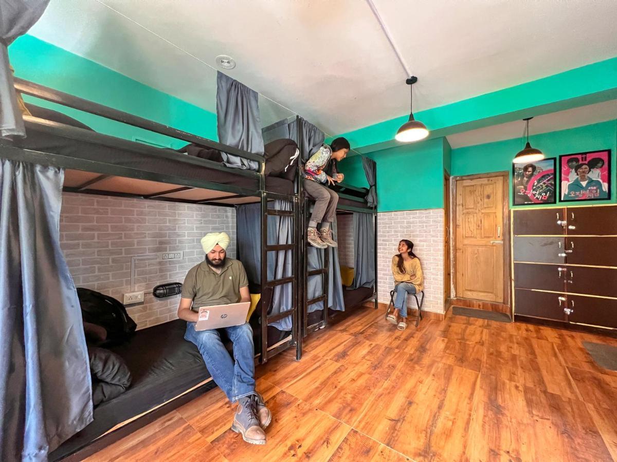 Whoopers Hostel Manali Bagian luar foto