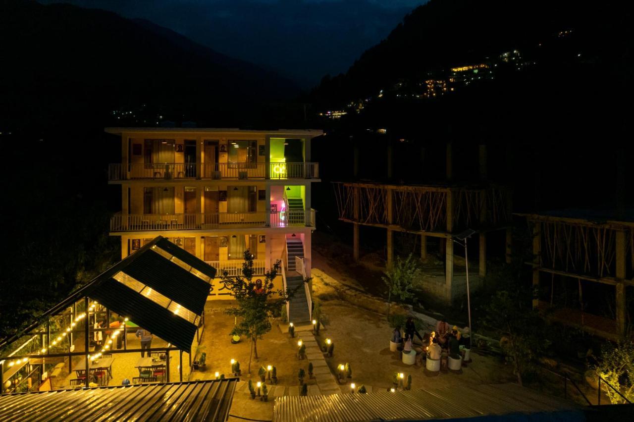 Whoopers Hostel Manali Bagian luar foto